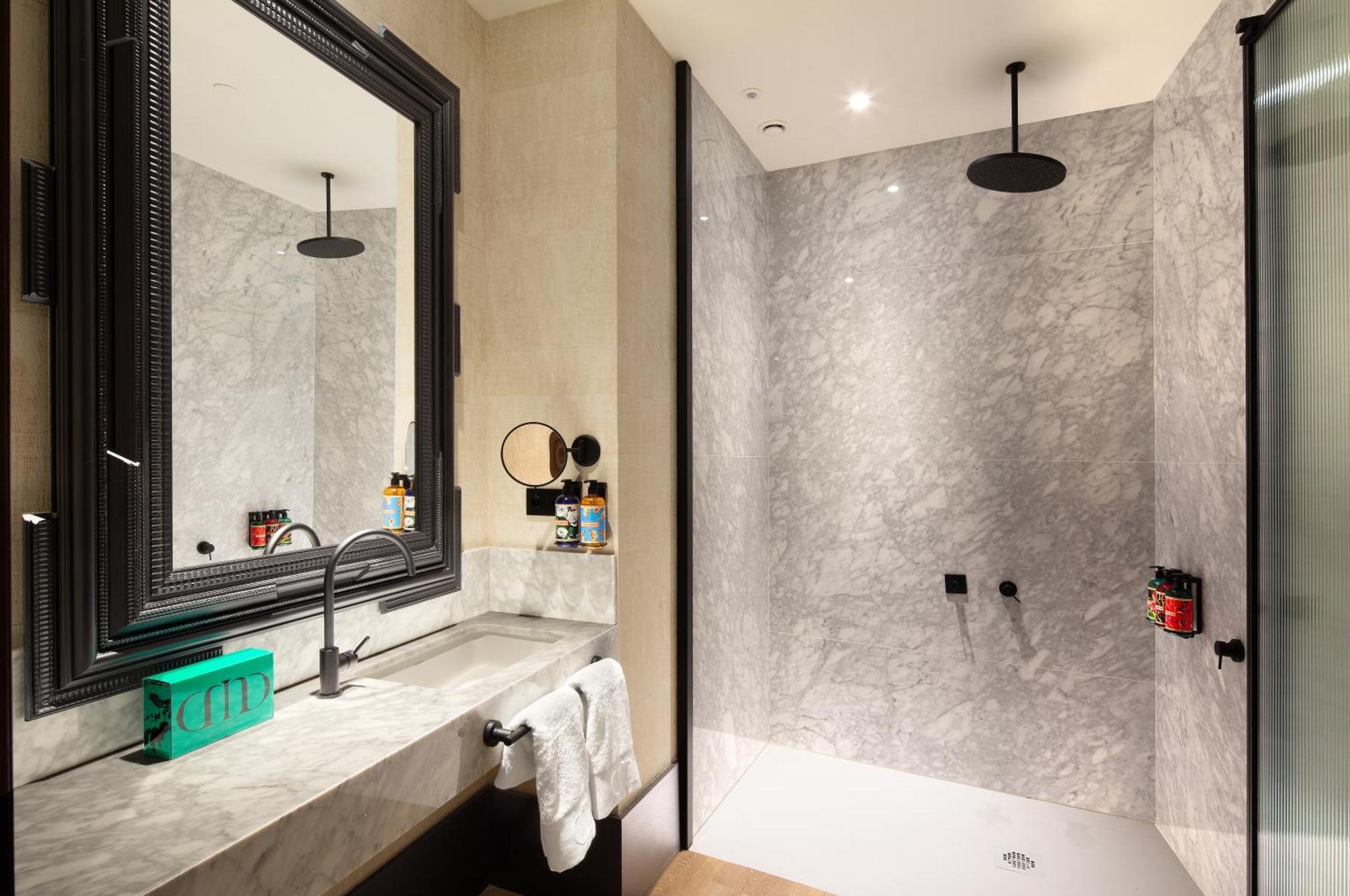 Hotel Montera Madrid, Curio Collection By Hilton Ngoại thất bức ảnh